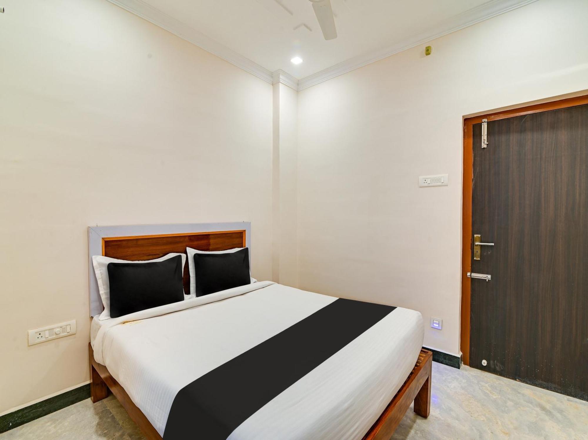 Hotel O Rj Royal Inn ヴェールール エクステリア 写真