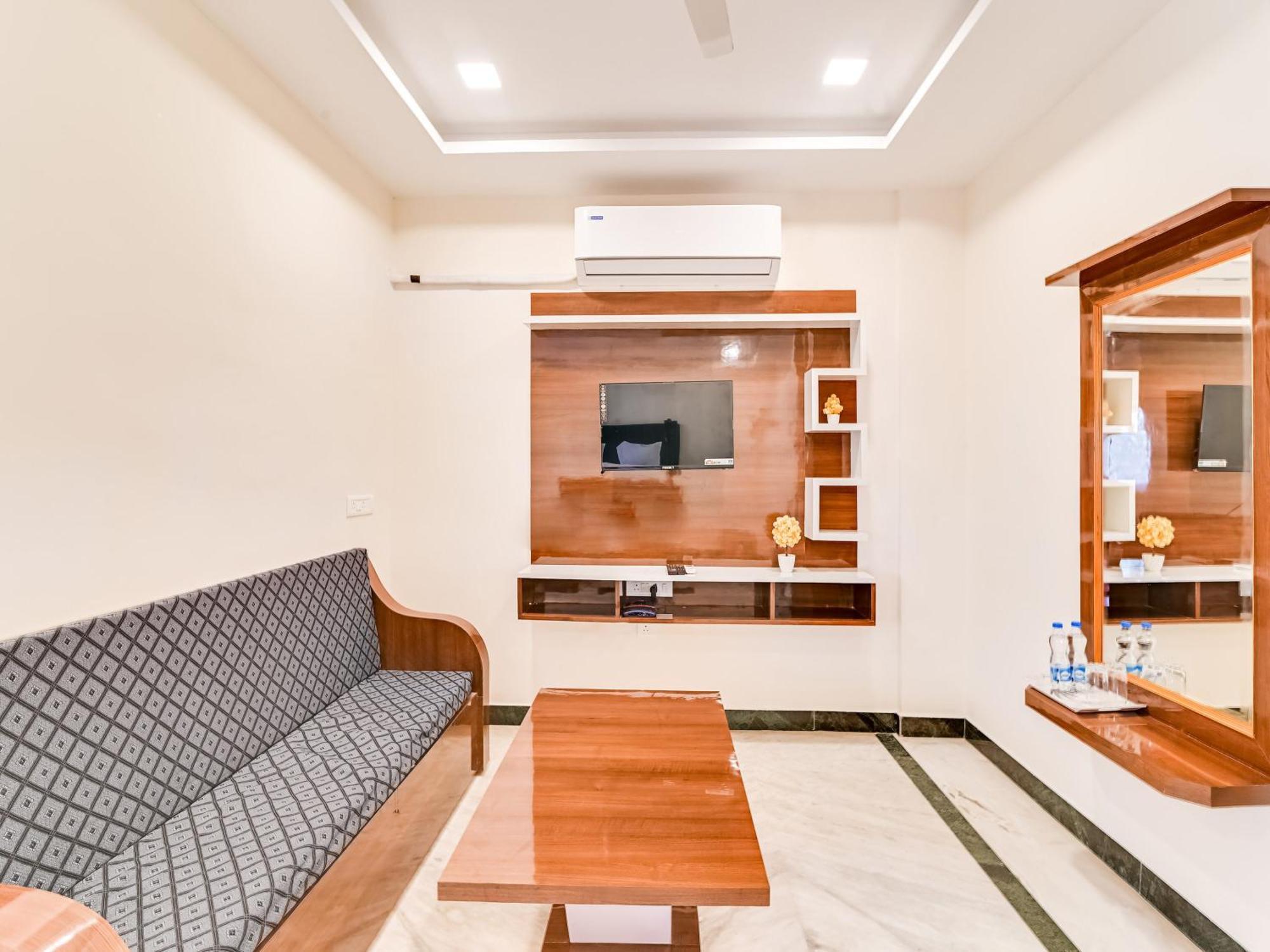 Hotel O Rj Royal Inn ヴェールール エクステリア 写真
