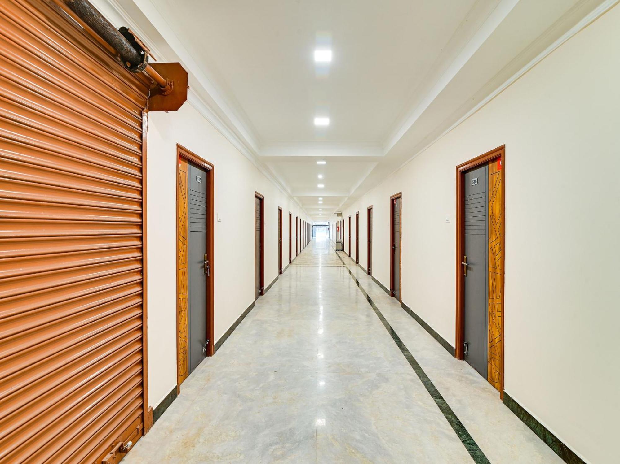 Hotel O Rj Royal Inn ヴェールール エクステリア 写真